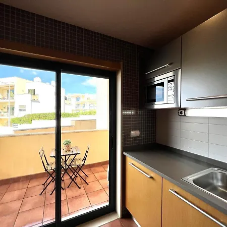 Apartment Experience With Pool By Homing